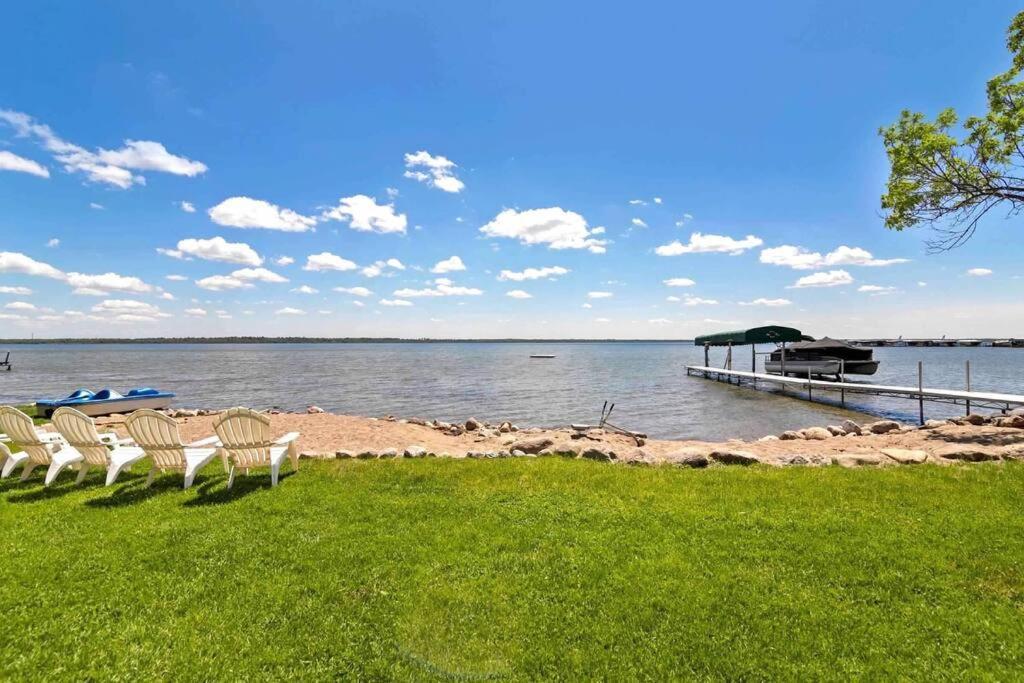 Life Is Good Lodge Lakefront With Sandy Beach Brainerd Exterior photo